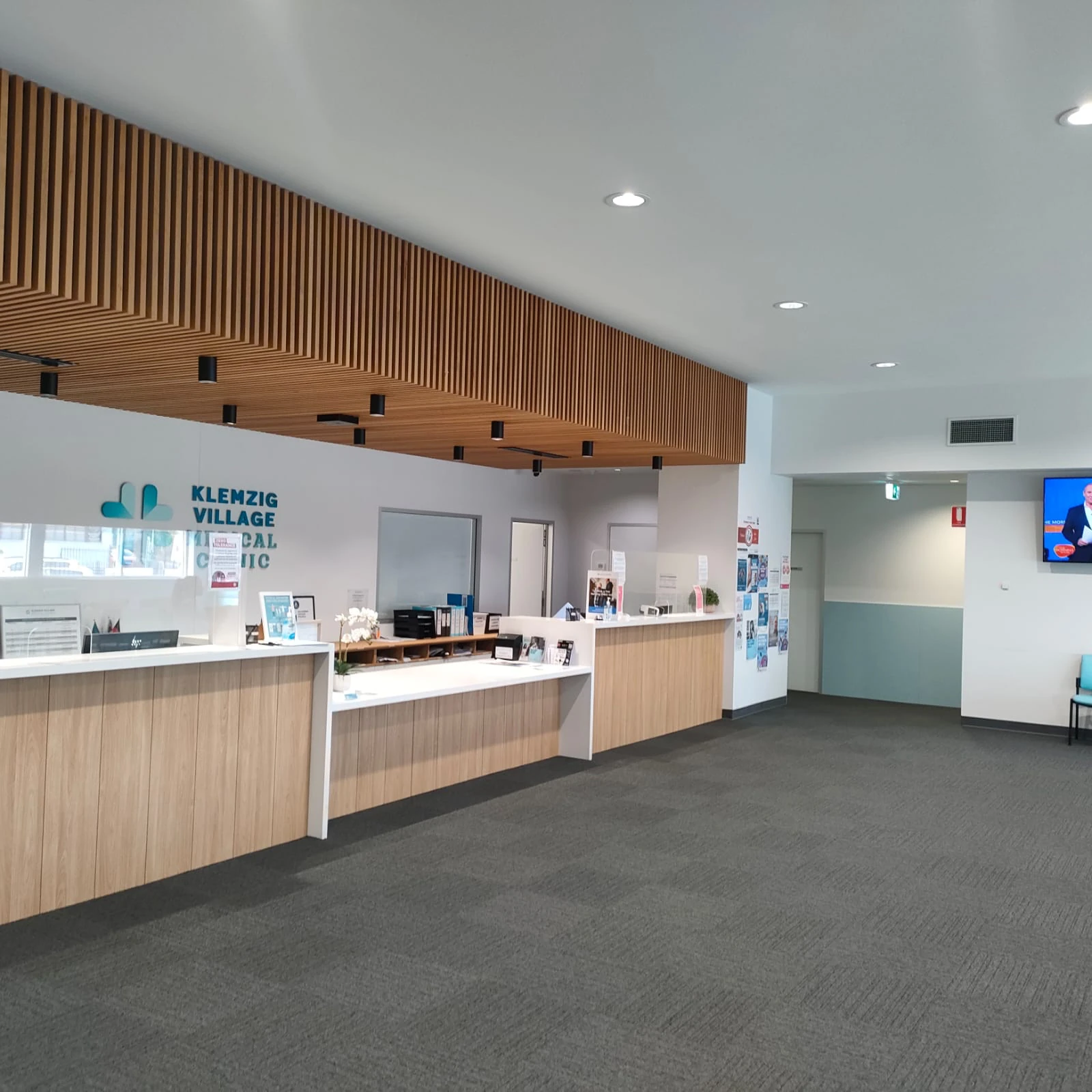 The reception counter inside the clinic.